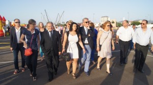 El presidente Rus, la alcaldesa Bastidas y los diputados Medina y Segura recorren el recinto.