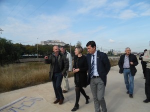 Burjassot La consellera Salvador se ha reunido con los vecinos de Burjassot.