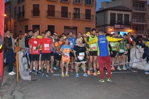 cheste_san_sil Momento de la salida de la San Silvestre de este año 2015 en Cheste.