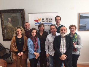Alcaldes y acaldesas de La Hoya con la Diputada provincial de Turismo, Pilar Moncho.