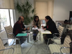 Utiel-EIGE_14-1-16 Habitatge i Utiel analitzen els habitatges socials del municipi.