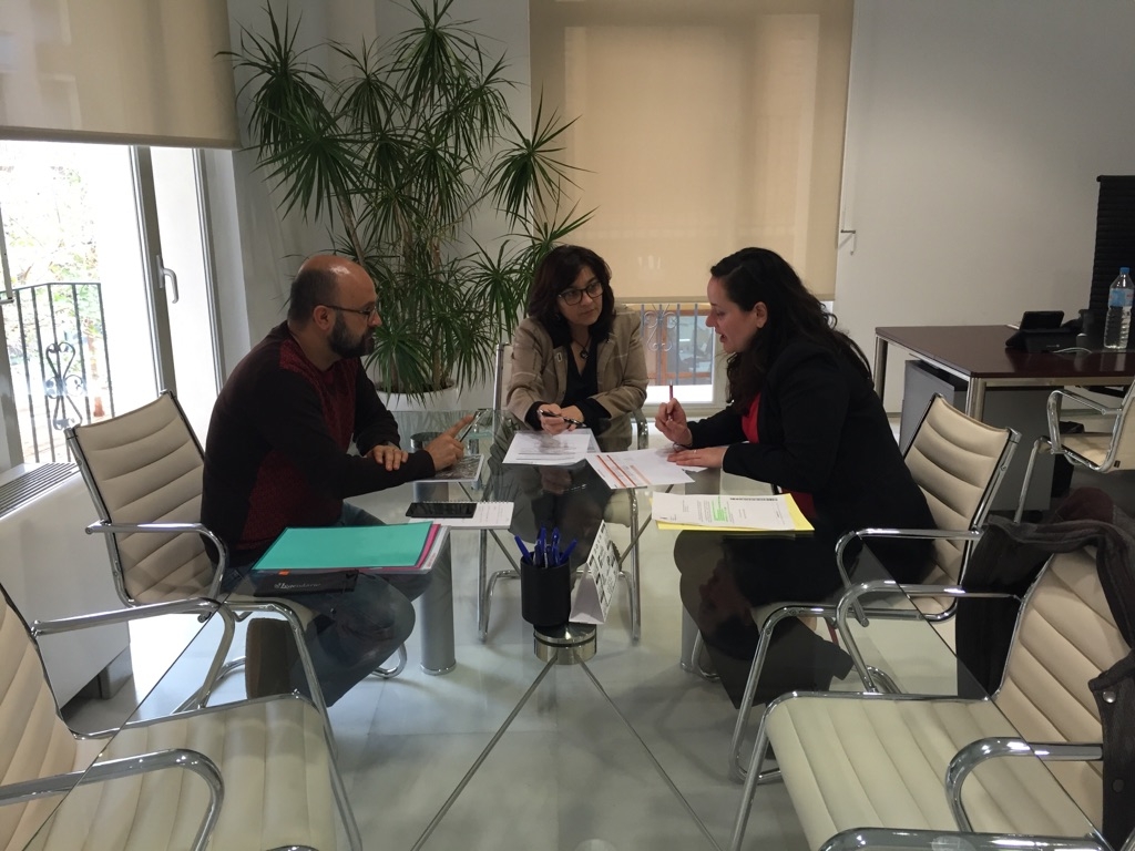 Habitatge i Utiel analitzen els habitatges socials del municipi.