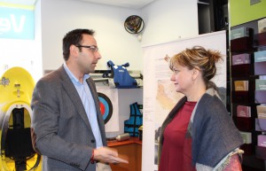 El alcalde de Venta del Moro junto a la Diputada Provincial de Turismo.