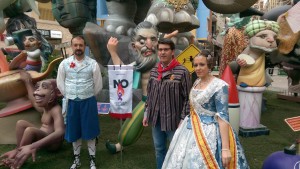 Alzira Jorge Rodríguez ha visitado las fallas de la capital de la Ribera Alta, donde conviven 35 comisiones.