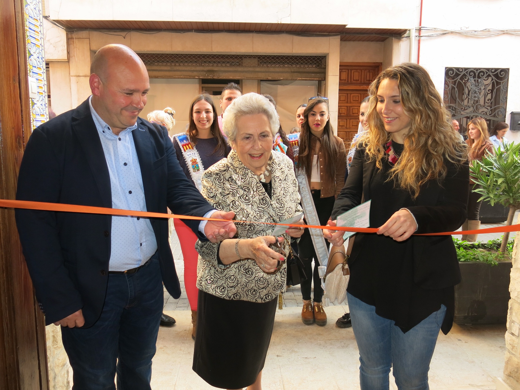 Inauguración a cargo del alcalde, protagonista y Reina de las Fiestas.