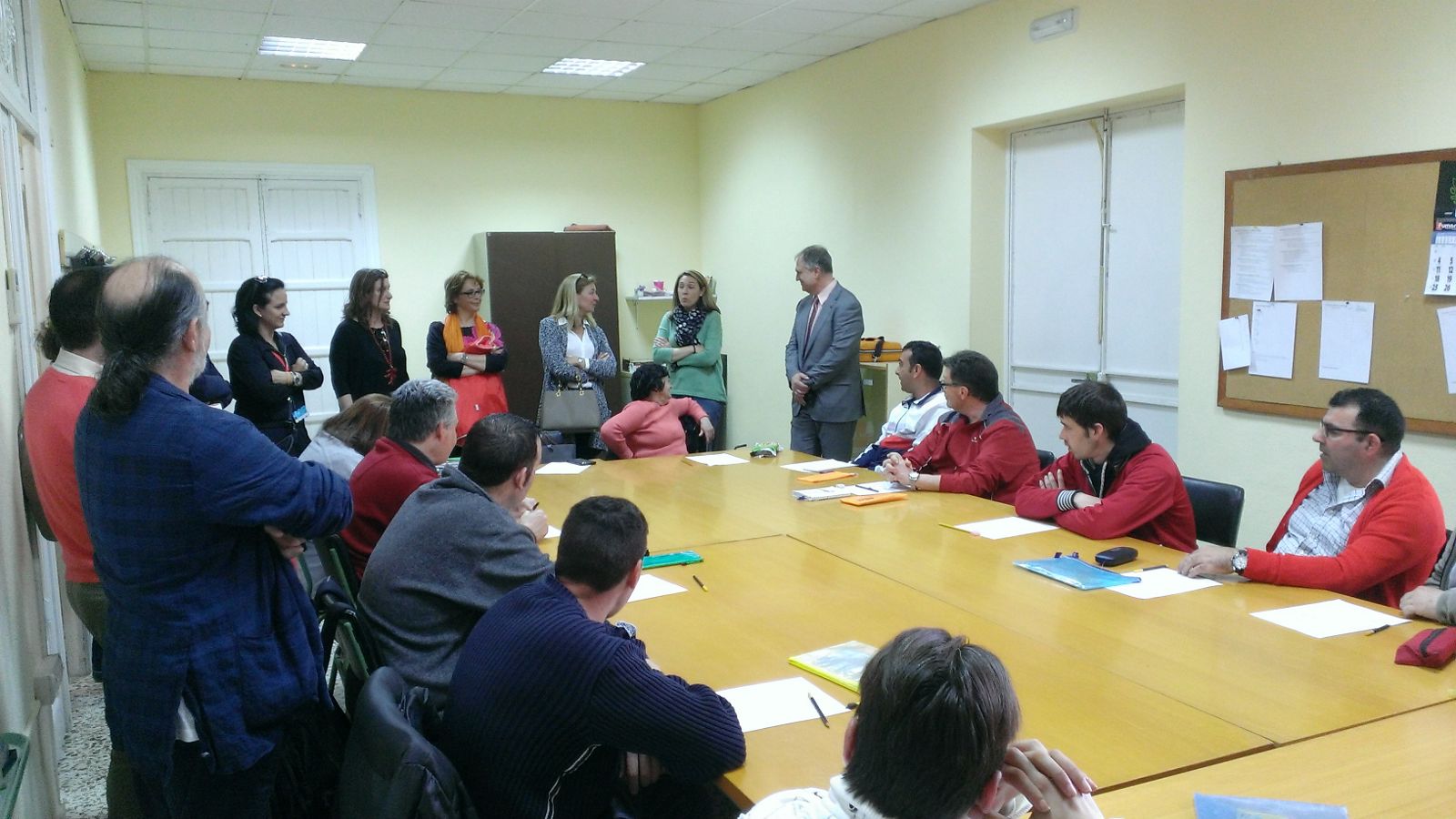 Un momento de la visita de las diputadas a la ciudad de Llíria.