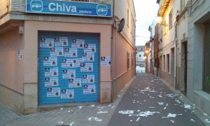 sedePPchiva Aspecto de la sede del PP en Chiva tras los actos cometidos.