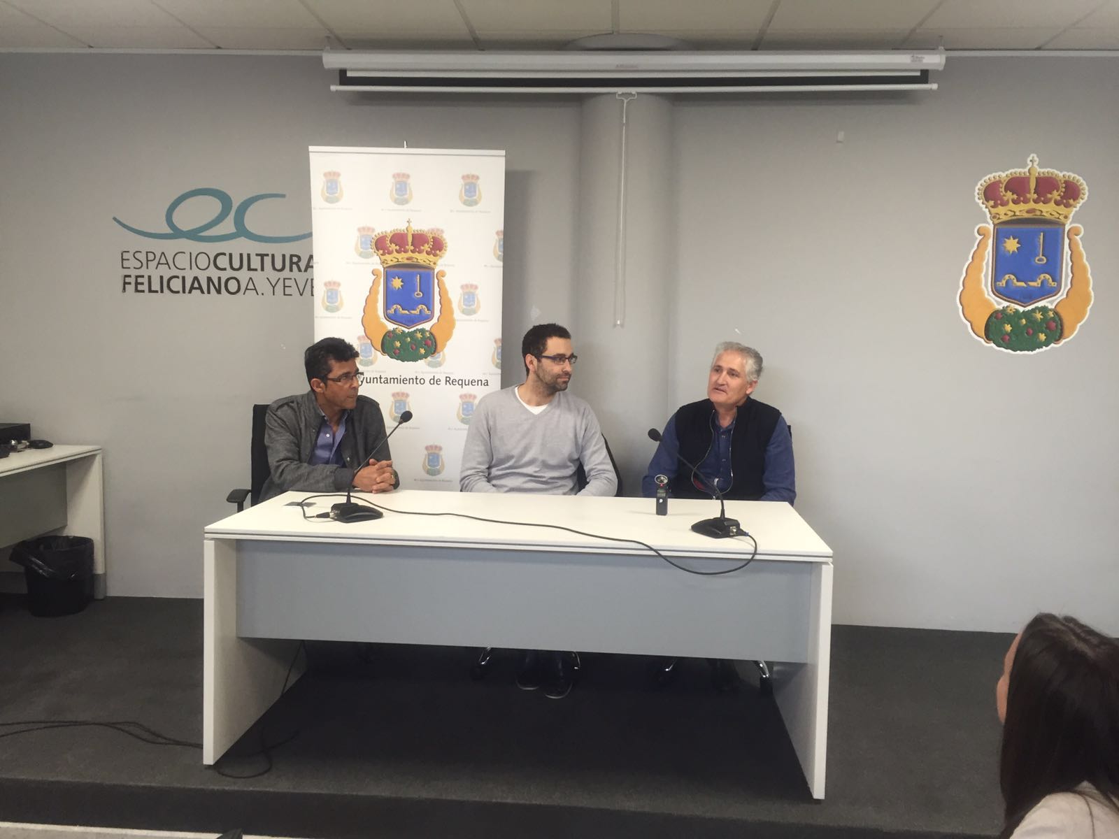 Presentación de la octava edición de la prueba a cargo de las autoridades locales y organizadores.