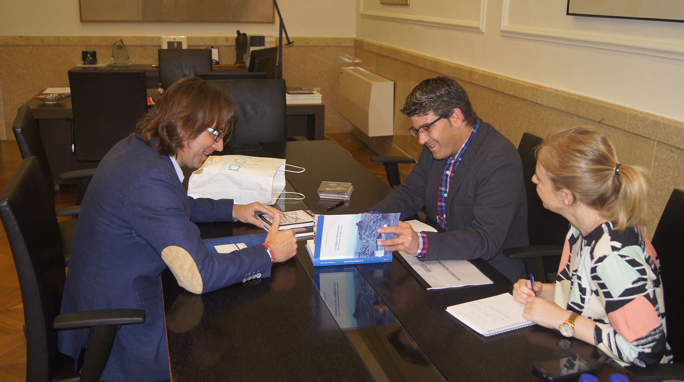 El alcalde de Ayora junto al presidente de la Diputación.