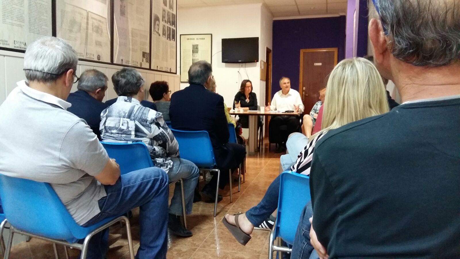 Asamblea ciudadana desarrollada en Llíria por el PSPV-PSOE para analizar el primer año de legislatura.