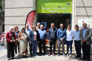 Pilar Moncho con los representantes locales ante la Oficina del Patronato de Turismo.