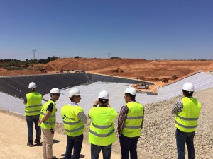Un momento de los técnicos de la Diputación de Alicante a Caudete de las Fuentes.