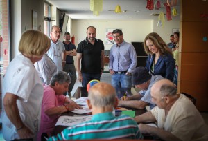 El presidente de la Diputación de Valencia, Jorge Rodríguez, durante su visita a Bétera.