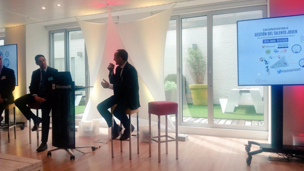 El diputado Bartolomé Nofuentes durante la presentación en Bruselas.
