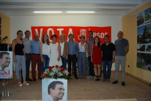 Gabriela Bravo y María Such con alcaldes y ediles en el acto comarcal del PSPV-PSOE en La Hoya.