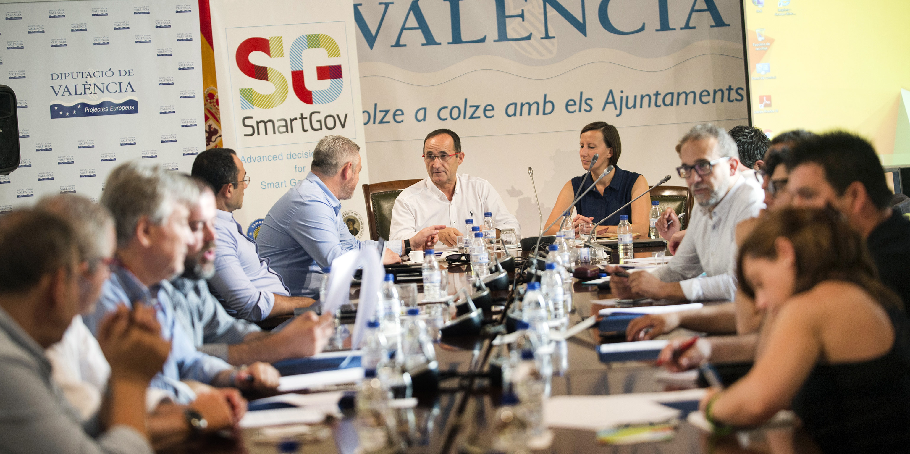 Reunión de trabajo de SmartGov presidida por el diputado provincial Bartolomé Nofuentes.