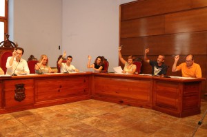 Equipo de gobierno en una última sesión plenaria del Ayuntamiento de Cheste.
