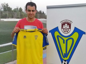 aquilamister El buñolense Aquila entrenará al Cheste B.