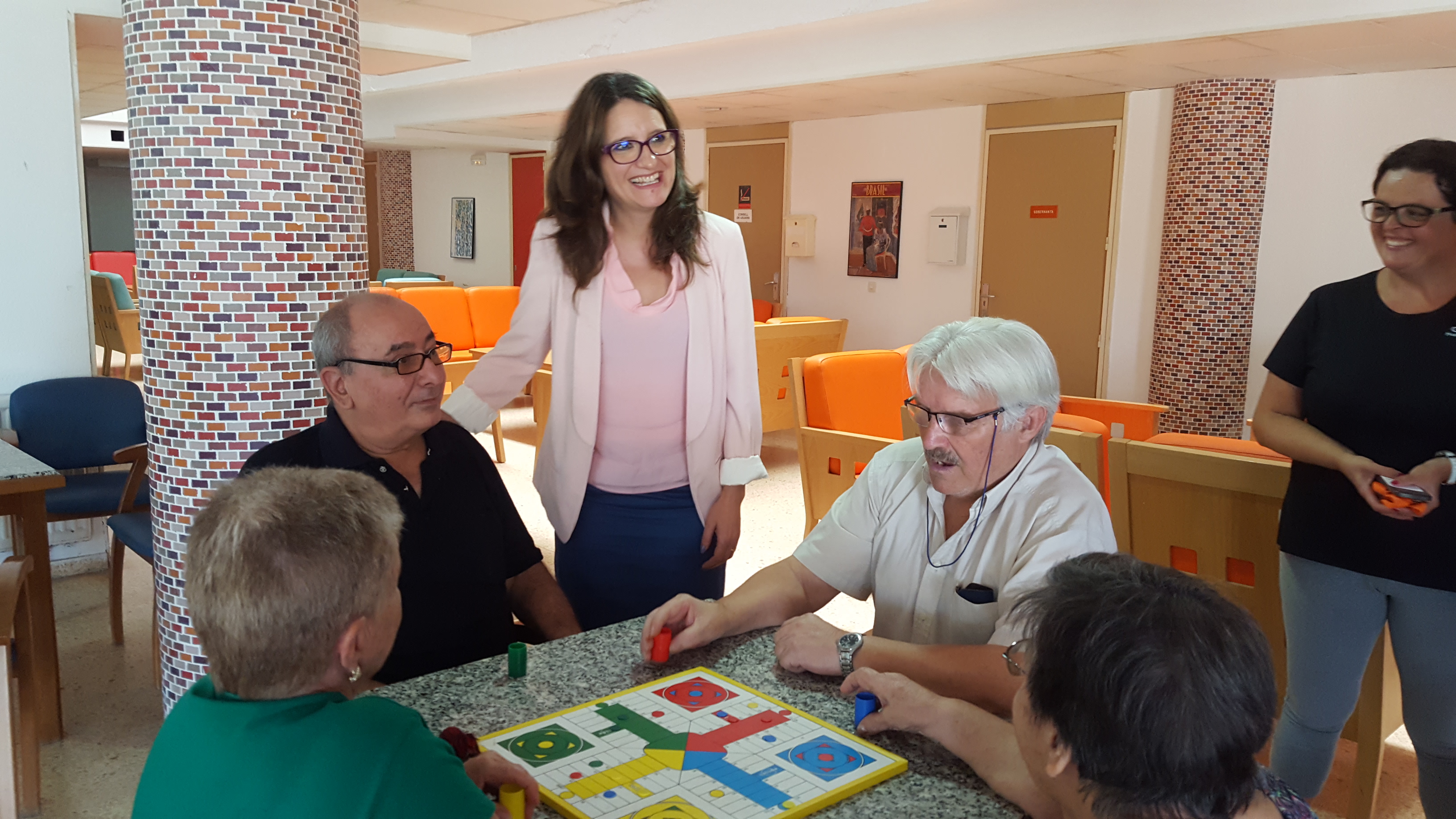 Igualdad reduce la ratio de usuarios en la residencia de Carlet y lamenta el abandono que ha sufrido durante años.