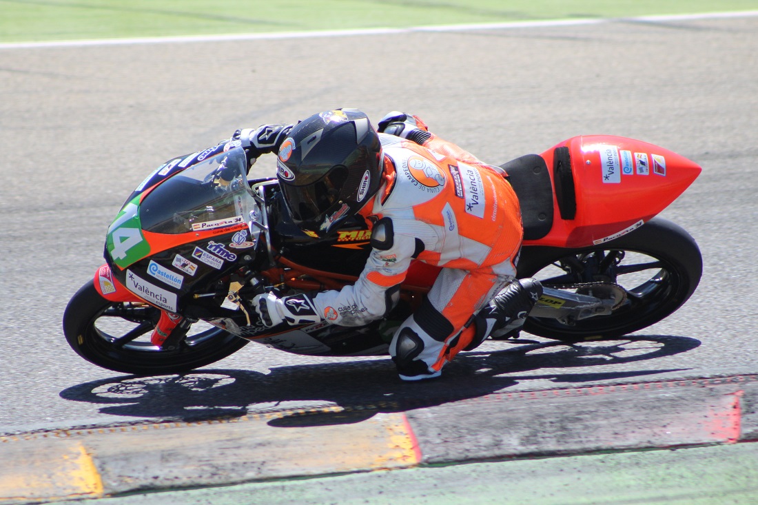 El Circuit celebra la sisena cita del nacional de motociclismo.