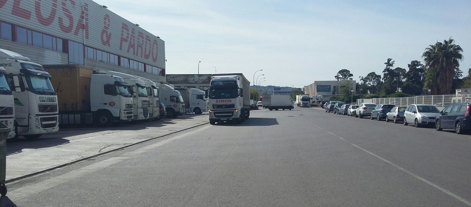 El ejecutivo confía en atraer a los empresarios que matriculan sus vehículos en otros municipios cercanos pero radican sus fábricas en Riba-roja.