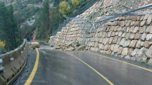 Cortesderrumbe2 Aspecto del nuevo corte de la carretera de acceso a Cortes de Pallás tras las lluvias de este lunes.