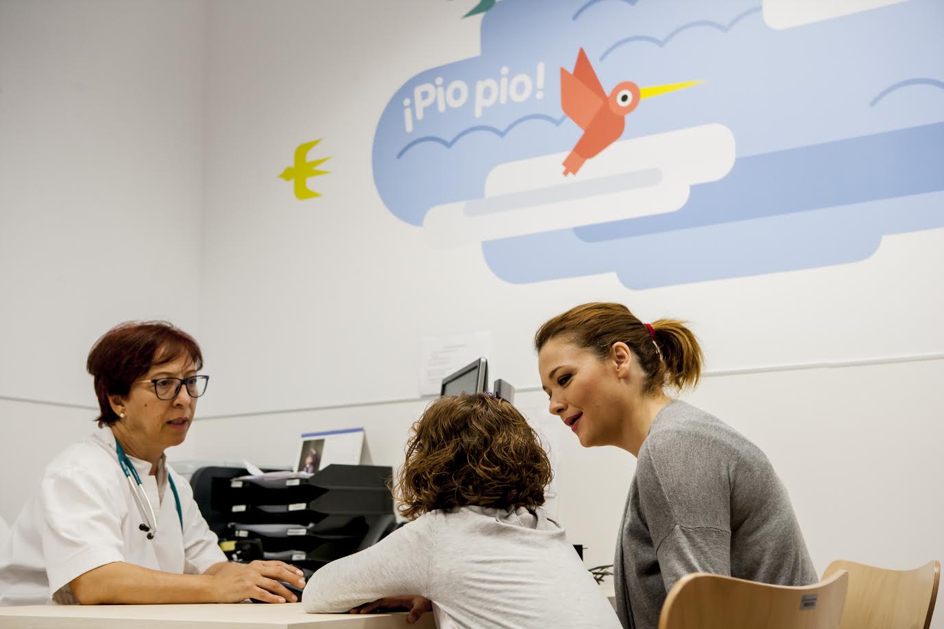 Los especialistas destacan que el frío, los cambios de temperatura, la modificación de la dieta o la exposición a esfuerzos físicos son las principales causas del 50 % de las patologías atendidas en estas fechas.