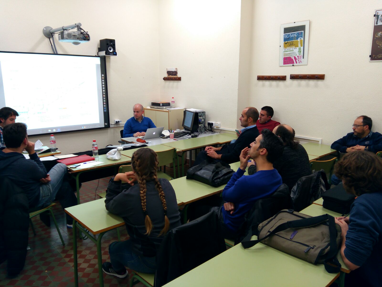 Bernardo Fabra, director de este centro educativo, presentó la programación para 2017 y especialmente la Semana Cultural.