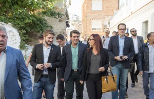 El presidente y la vicepresidenta de la Diputación durante su primera visita a La Hoya de Buñol.