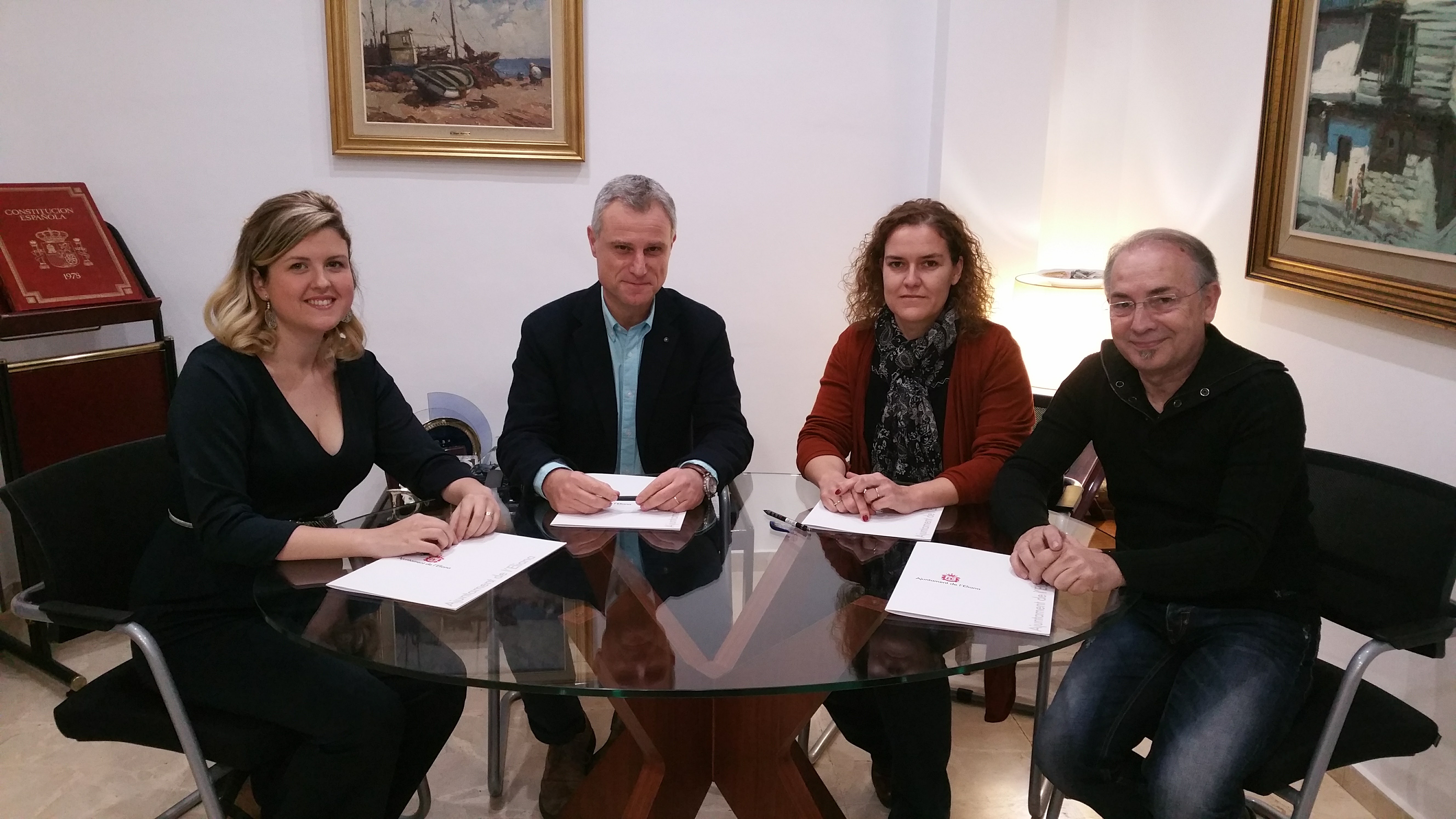 El socialista Salva Torrent ha alcanzado un acuerdo con la coalición naranja para que las dos regidoras, Isabel Montaner y Carmen López, se incorporen al gobierno municipal de l’Eliana.