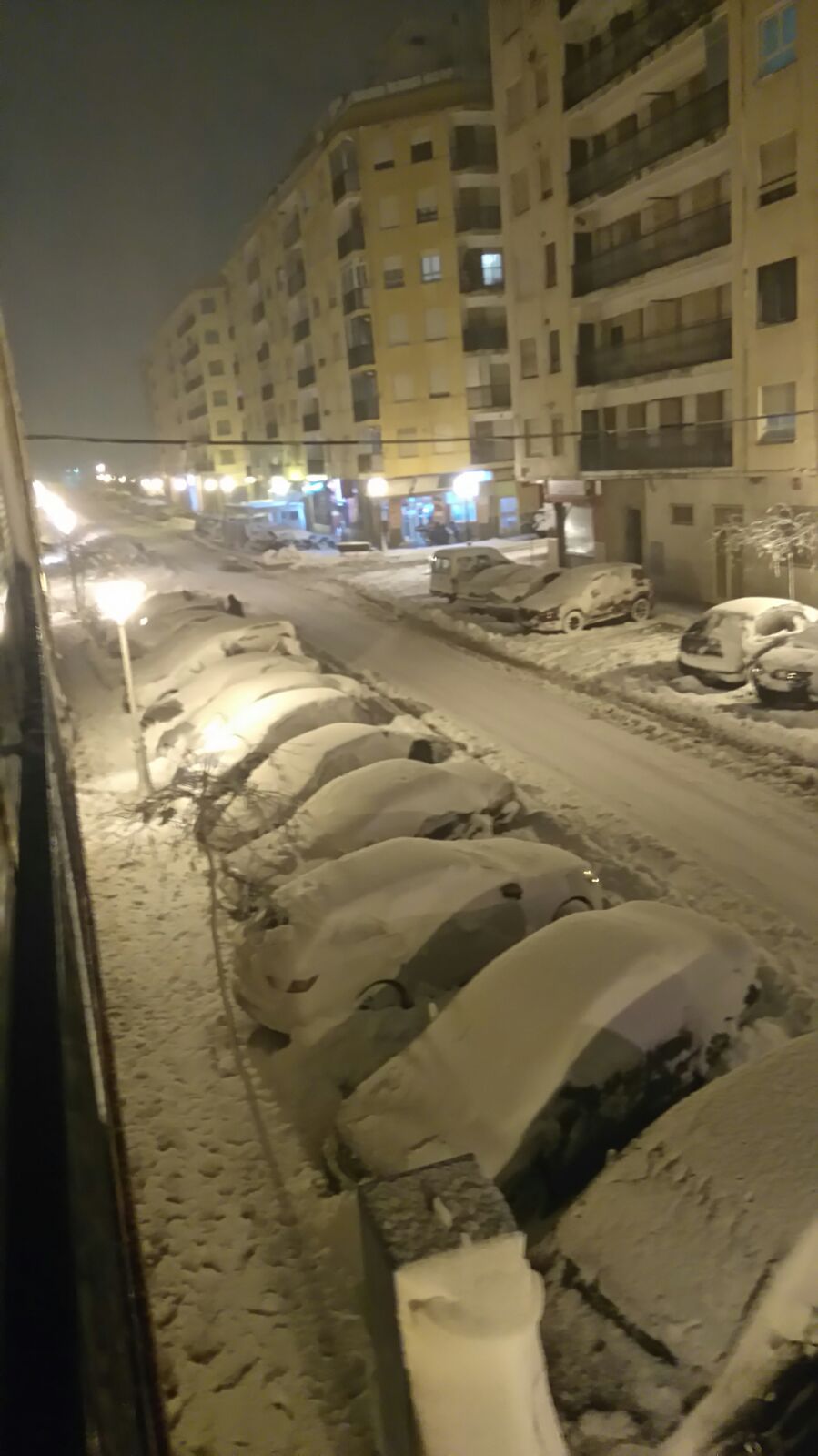 Una imagen captada el jueves por la noche en la población de Requena.