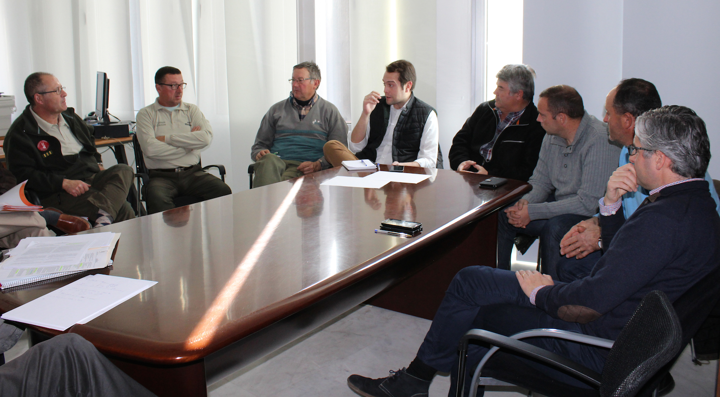 El Club de caçadors “La Cinegética” de Vilamarxant intensificará los trabajos de control en las zonas colindantes del término municipal de Cheste, en coordinación con los agricultores de esta localidad.