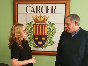 Carcerviviendas Helena Beunza ha visitado la población para reunirse con el alcalde de Cárcer, José Botella.