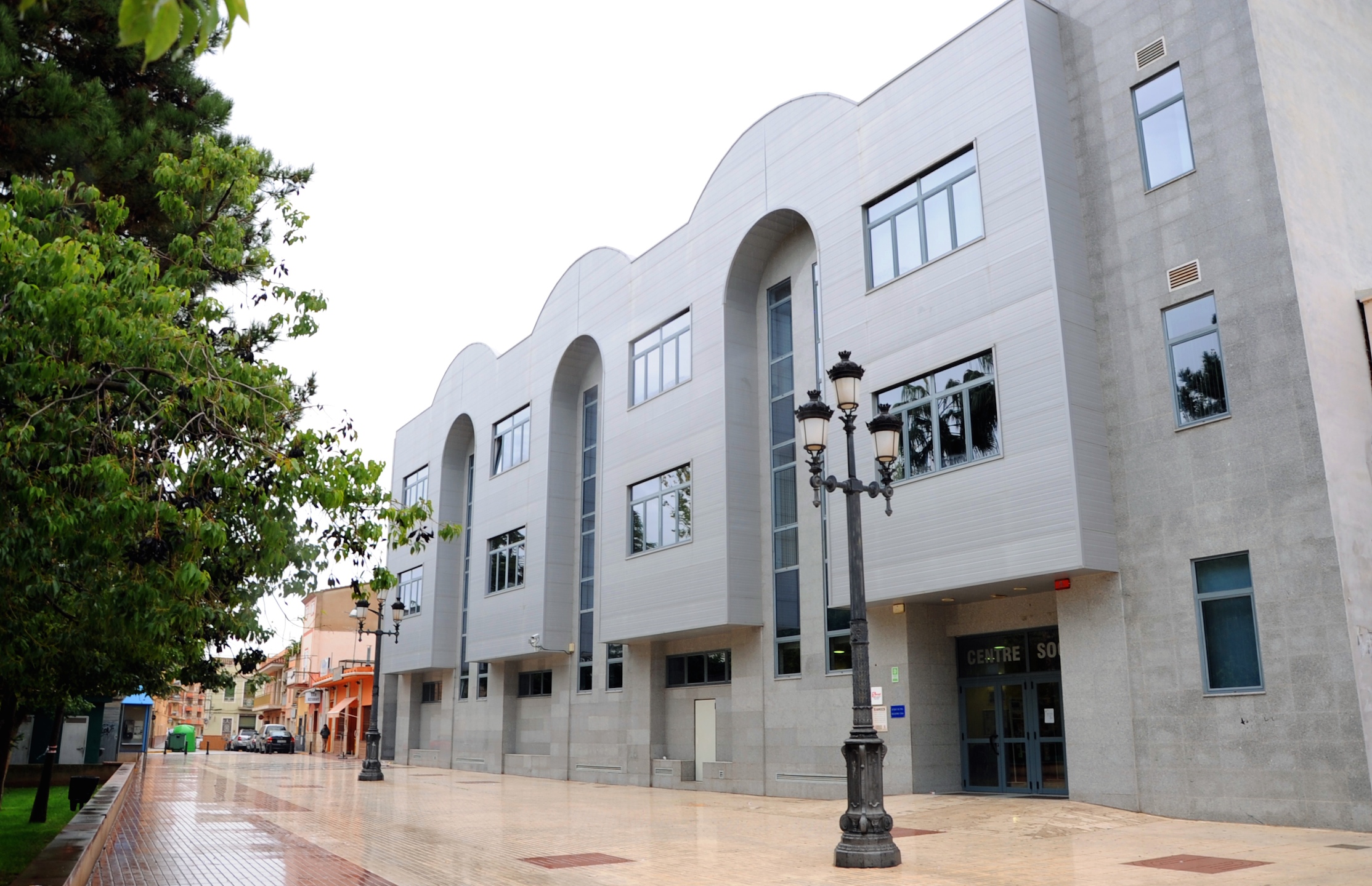 El departament de Serveis Socials de la Pobla de Vallbona passarà de 10 a 18 treballadors la plantilla i augmentarà així l'atenció que presta als veïns de la localitat.