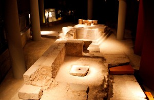 Mausoleos_lliria_0 La capital de Camp de Túria celebra el centenario del hallazgo del célebre mosaico 'Doce trabajos de Hércules' expuesto actualmente en el Museo Arqueológico Nacional.