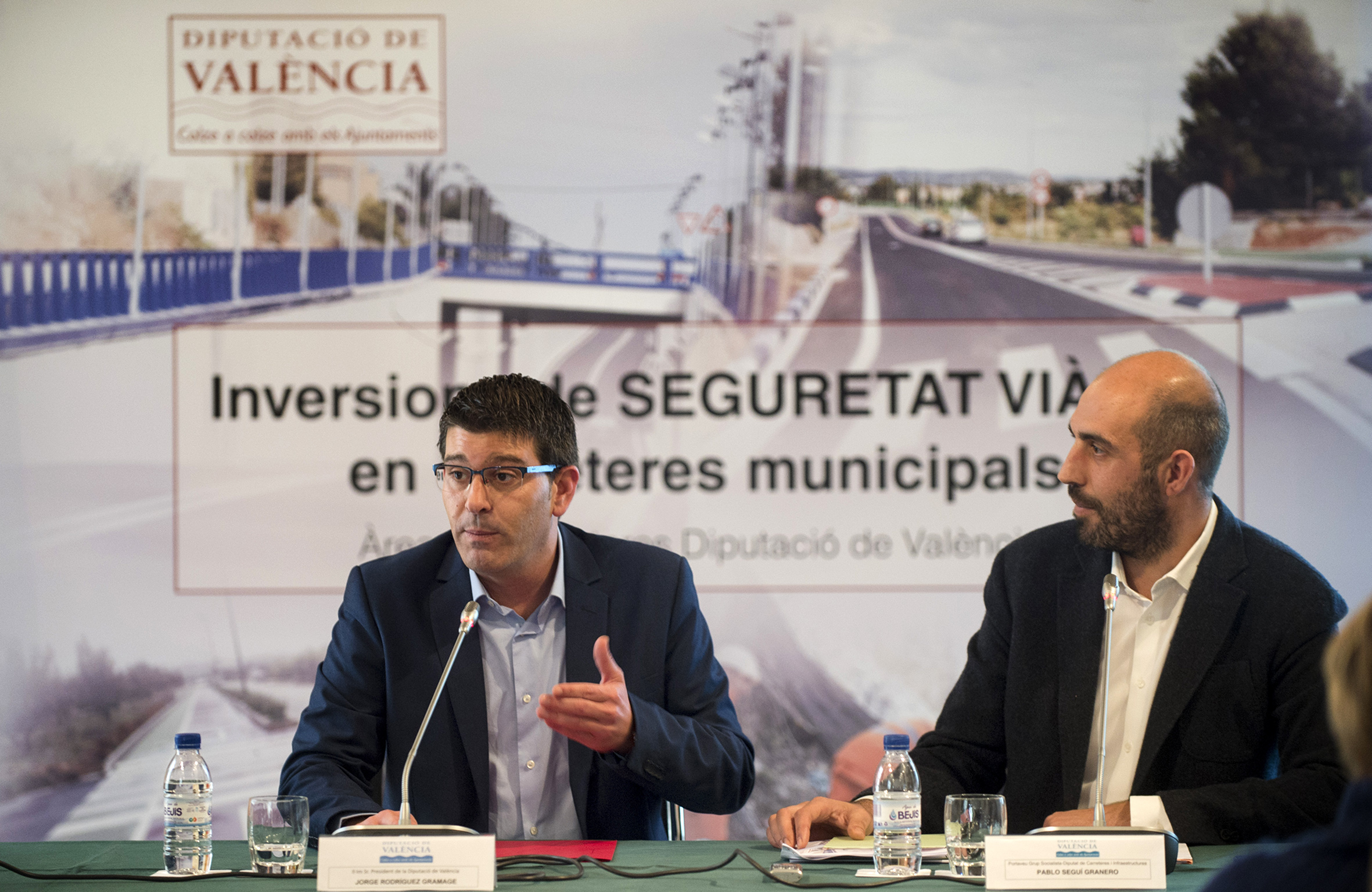 El presidente de la Diputación, Jorge Rodríguez, junto al diputado de Carreteras, Pablo Seguí.