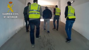 La operación CATAR, realizada por la Guardia Civil de Chiva, se ha saldado con la detención de un varón y una mujer.