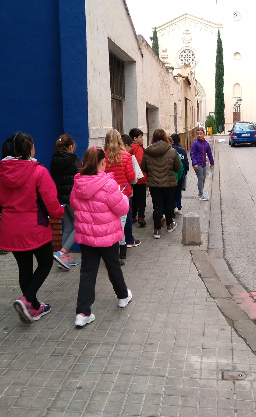 El Camí Escolar per a millorar la seguretat viària dels alumnes que van caminant a escolaritzar-se en centres del municipi.