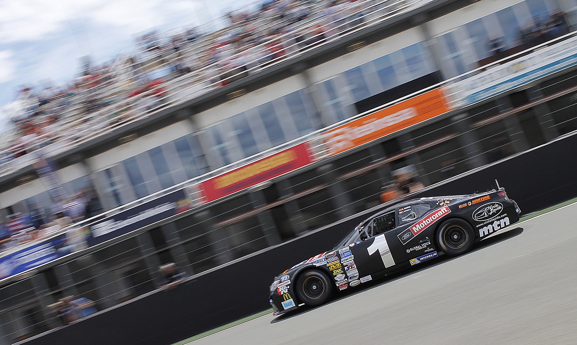 El piloto Borja García durante su participación en una de las carreras en Cheste.
