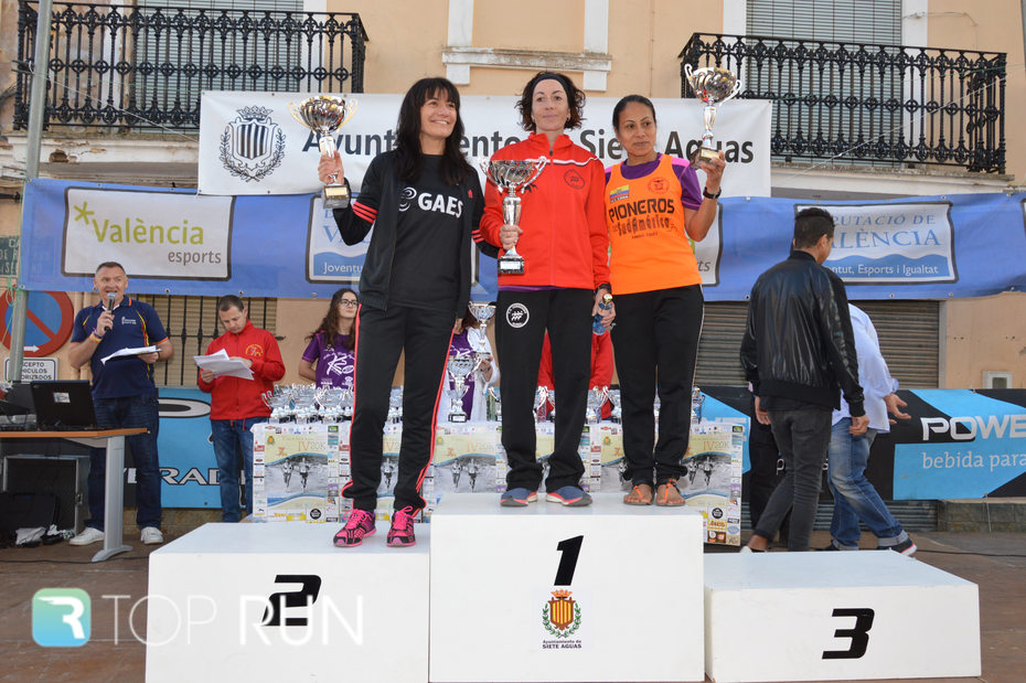 Podio femenino de la carrera 20K de Siete Aguas.