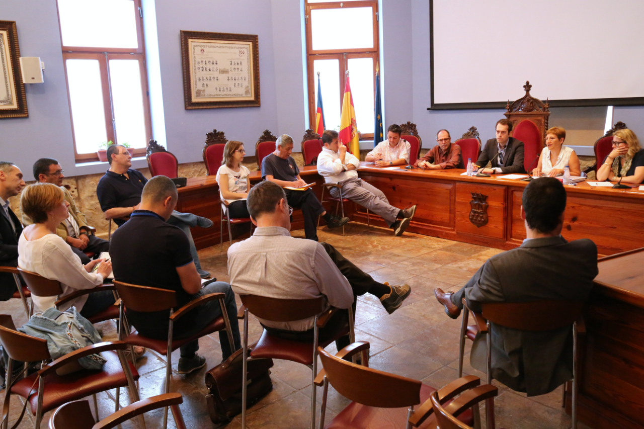 El Equipo de Gobierno del Ayuntamiento de Cheste se ha reunido con empresarios del Polígono Industrial Castilla.