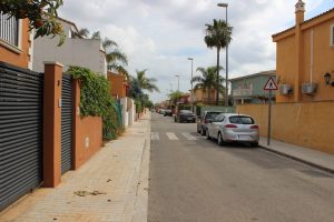 Una imatge del carrer Las Palomas, a La Pobla de Vallbona.