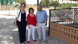 Júlia Company reafirma en Ayora el compromiso del IVACE con las empresas que apuestan por las energías renovables.