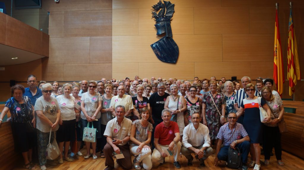 Los vecinos y vecinas de Llombai y Benirredrà en el Pleno de la Diputación de Valencia.