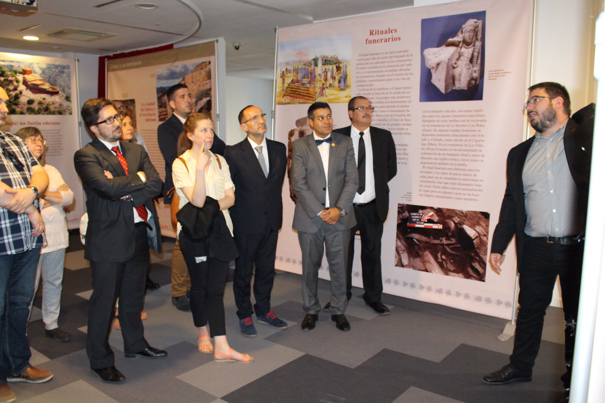 El diputado Bartolomé Nofuentes con el alcalde de Olocau, Antonio Ropero.