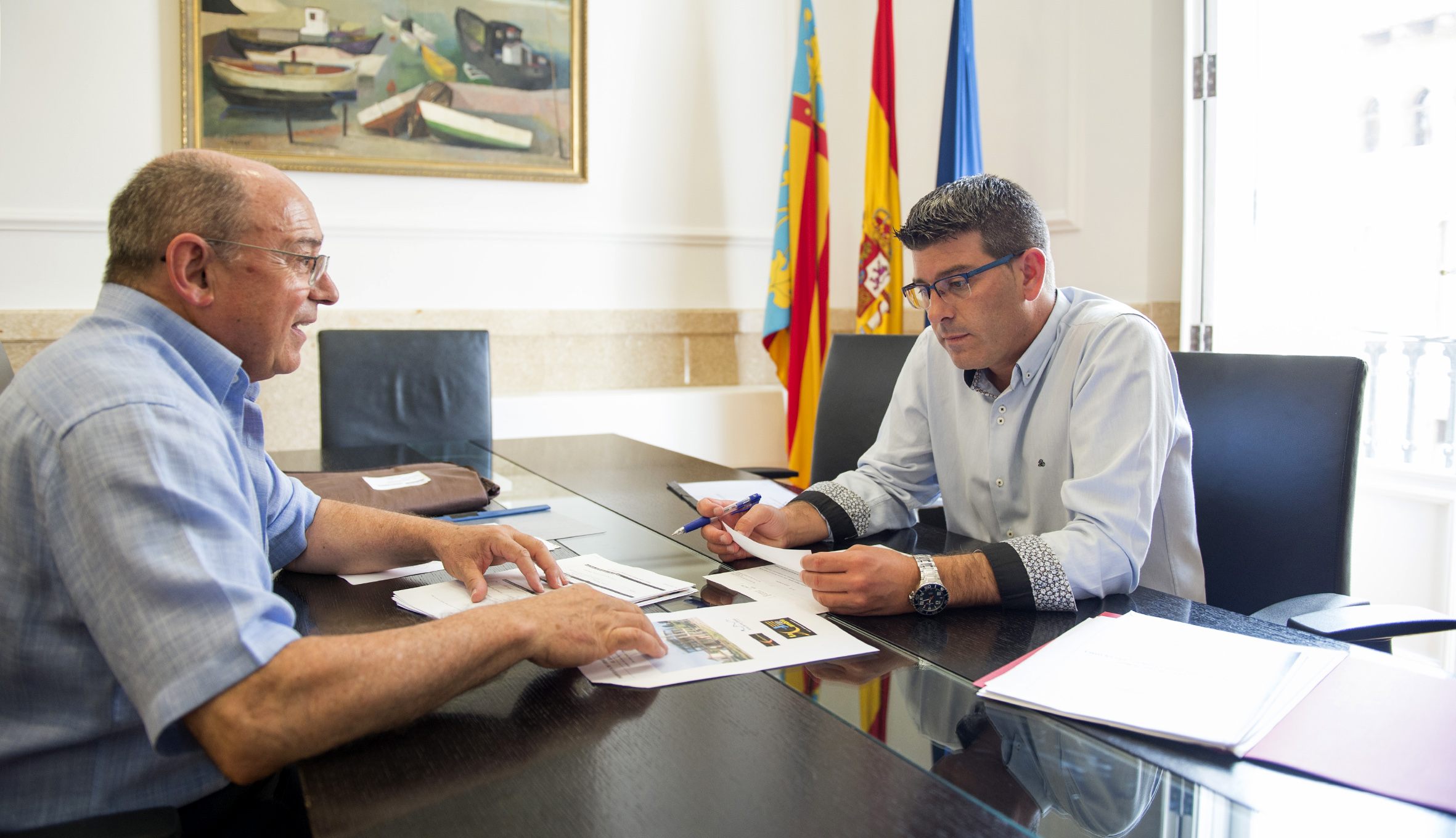 El presidente de la Corporación provincial, Jorge Rodríguez, y el alcalde de Aras de los Olmos, Rafael Giménez.