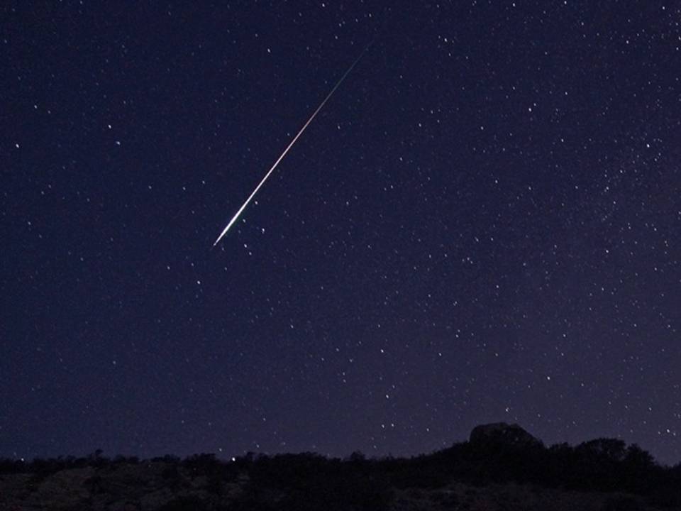 La noche del 12 al 13 de agosto el Ateneo de Buñol organiza la observación de las Perseidas desde la Plaza de Armas del castillo.