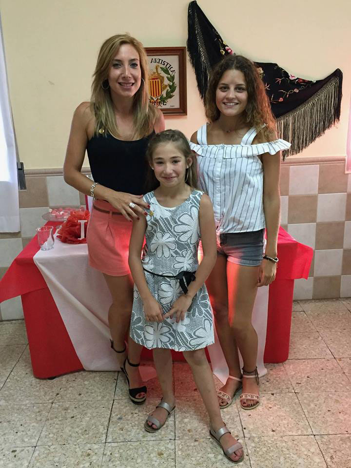 Nuevas Reinas del Mántón y Representante de la SM «La Artística» en la Corte de Honor de la Reina de la Feria y Fiestas de Buñol 2017-18.