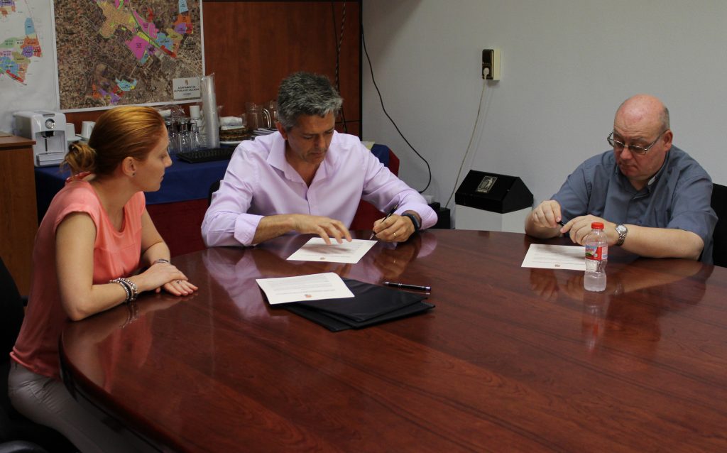 El acuerdo firmado esta semana entre el consistorio y la parroquia permitirá organizar visitas en horario de mañana y tarde.