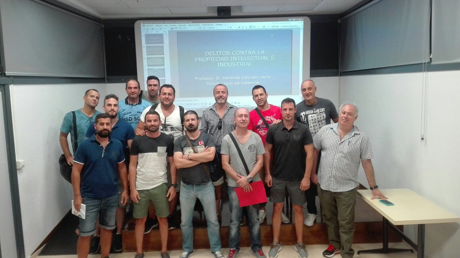 La Policía Local de l’Eliana ha programado diversos cursos para los agentes, el último un taller contra delitos de la propiedad intelectual.